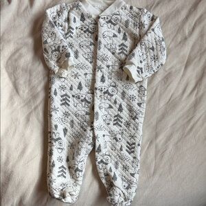 Chick Pea White and Gray Patterned Footie